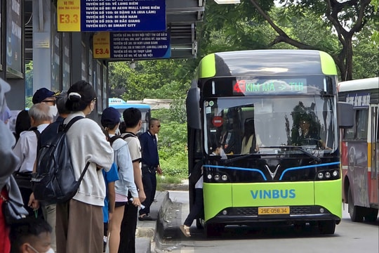 Hà Nội có tuyến buýt điện tham quan Lăng Bác và khu phố cổ