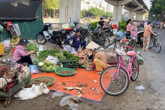 Dẹp chợ cóc: Không chỉ là chuyện giải toả