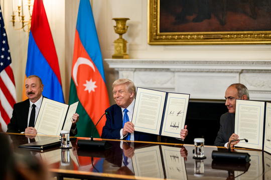 Azerbaijan và Armenia ký thỏa thuận hòa bình do Mỹ làm trung gian