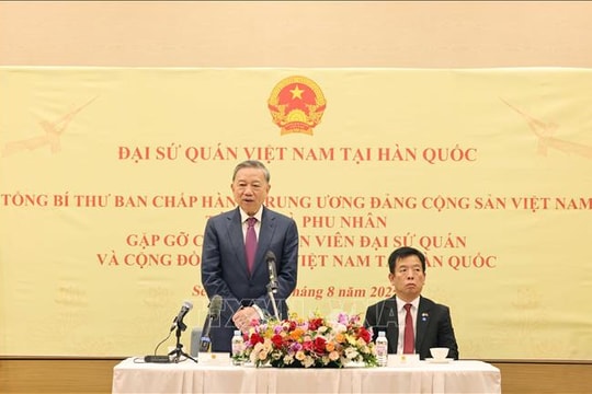 Tổng Bí thư Tô Lâm gặp gỡ cán bộ Đại sứ quán và cộng đồng người Việt Nam tại Hàn Quốc