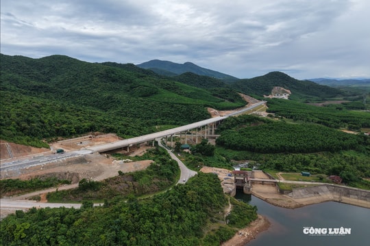 Hoàn thiện các hạng mục để thông xe hơn 220km đường cao tốc