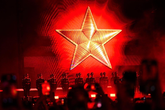 'Tổ quốc trong tim': Concert dâng trào cảm xúc của lòng yêu nước và niềm tự hào dân tộc