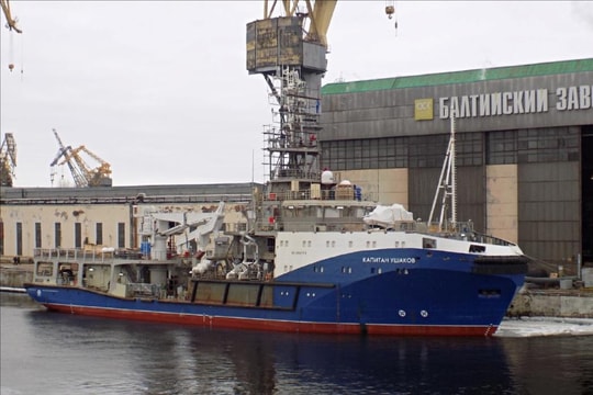 Tàu kéo quân sự mới Kapitan Ushakov của Nga bị chìm ở St. Petersburg