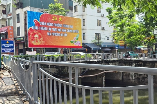 Hà Nội: Lan can bờ sông Sét được thay mới, kết thúc cảnh 'tạm bợ' bằng dây nilon