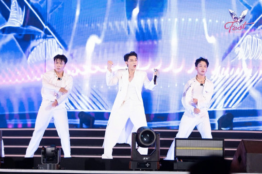 Dàn sao Việt khuấy động không khí tại 'V Fest - Thanh xuân rực rỡ'