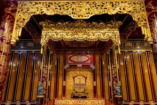 Huế ban hành kế hoạch phục chế Ngai vua triều Nguyễn bị bẻ gãy