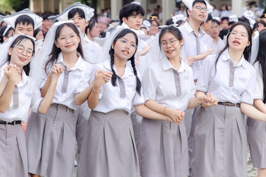 TP Hồ Chí Minh cho học sinh lớp 1, 9, 12 tựu trường từ 18/8, sớm hơn cả nước 4 ngày