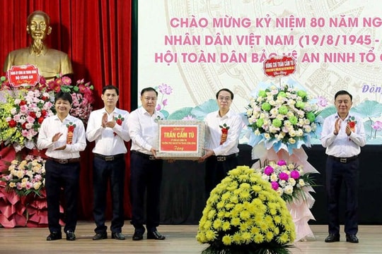 Thường trực Ban Bí thư Trần Cẩm Tú dự Ngày hội “Toàn dân bảo vệ an ninh Tổ quốc” tại Hưng Yên