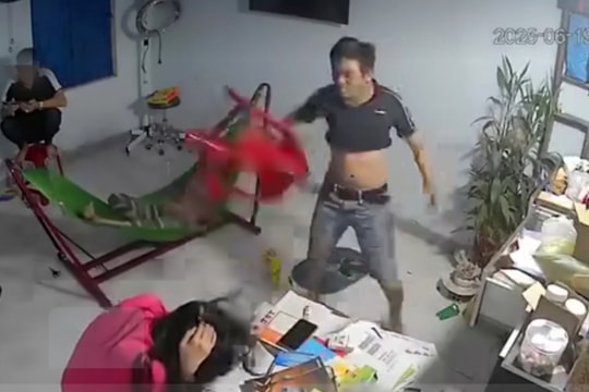 Công an Quảng Ngãi thông tin vụ anh ruột dùng ghế nhựa đánh liên tiếp vào người em gái