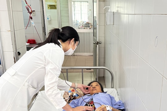 Miền Tây căng mình vì khan hiếm máu: Nhiều ca mổ phải hoãn, bệnh nhân mòn mỏi chờ từng giọt