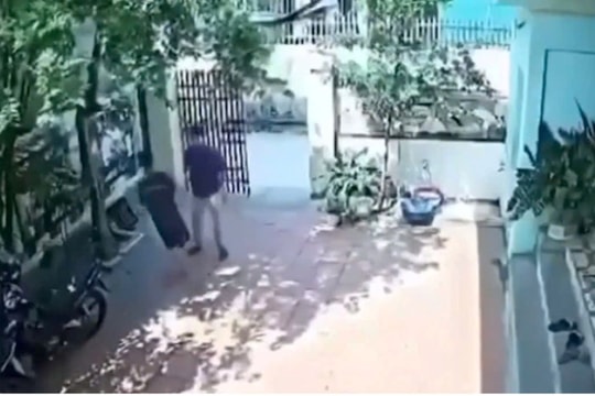 Nam sinh bị thầy giáo họ hàng tát liên tiếp: Nhà trường nói gì?