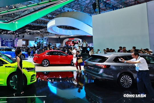 Sức mua ô tô chững lại bất chấp giá xe vẫn giảm