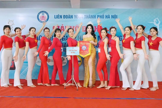 Á hậu Đặng Thị Tân “chiếm spotlight” Giải Yoga Hà Nội 2025