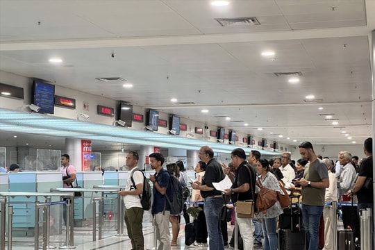 Tạo thuận lợi hơn nữa cho người nước ngoài nhập cảnh, xuất cảnh, cư trú