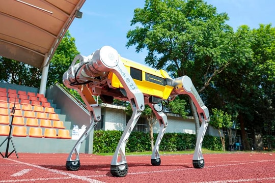 Robot Trung Quốc lập Kỷ lục Guinness chạy nhanh nhất thế giới