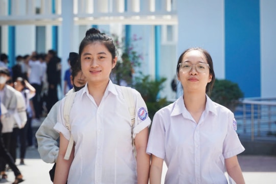 Xem xét trách nhiệm giám khảo sau 150 bài thi Văn tăng điểm ở Khánh Hòa