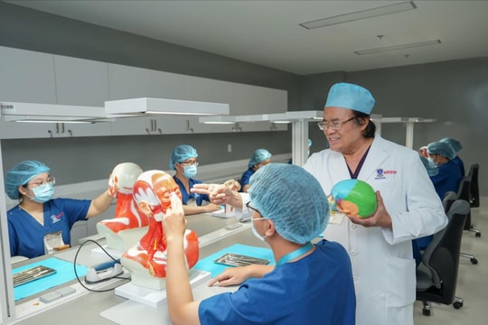 Đại học Y khoa Phạm Ngọc Thạch thu học phí tới 230 triệu/năm, cảnh báo cấm thi nếu nộp trễ