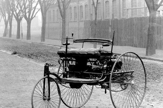 Câu chuyện về chiếc ô tô đầu tiên trên thế giới