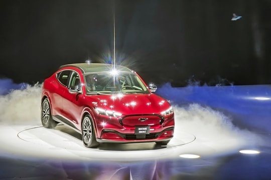 Chi tiết Ford Mustang Mach-E giá gần 2,6 tỷ đồng tại Việt Nam