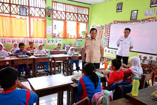 Thêm hơn 1.000 học sinh Indonesia ngộ độc thực phẩm từ chương trình bữa ăn miễn phí