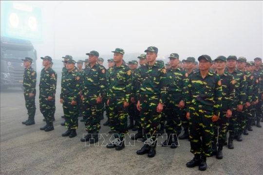 Đón đoàn Quân đội Lào sang tham gia diễu binh, diễu hành dịp Quốc khánh 2/9