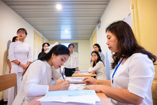 Miễn học phí từ năm học 2025-2026: Phụ huynh còn phải đóng những khoản nào?