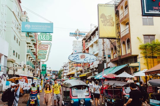 Thái Lan thí điểm cho du khách đổi tiền mã hóa sang Baht để chi tiêu