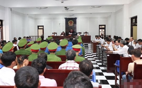 Chiêu trò cho vay tín dụng đen lãi thấp, cấu kết với nhân viên ngân hàng để thế chấp, chiếm đoạt vốn