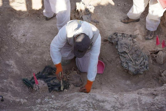 Iraq khai quật hố chôn ít nhất 4.000 thi thể do IS sát hại