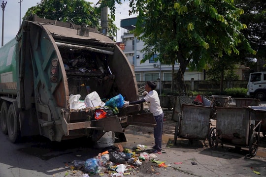 Giá thu gom rác tại Hà Nội có thể tăng lên 43.000 đồng/người mỗi tháng