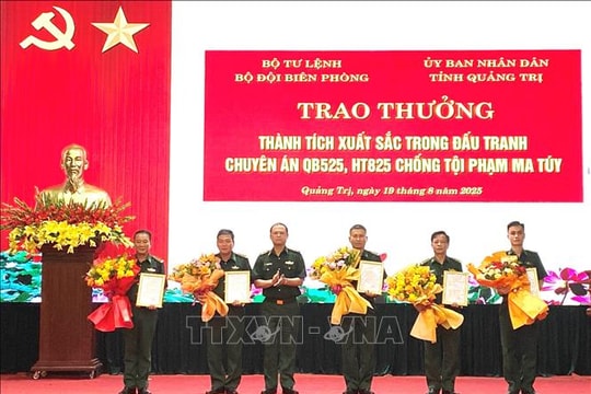 Khen thưởng các lực lượng phá thành công 2 chuyên án lớn về ma túy