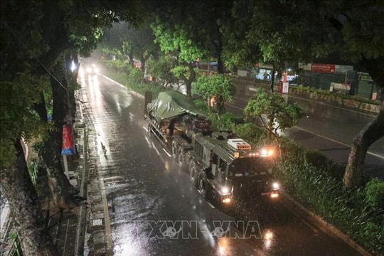 Dàn xe pháo quân sự cơ động về các điểm tập kết, sẵn sàng cho nhiệm vụ A80