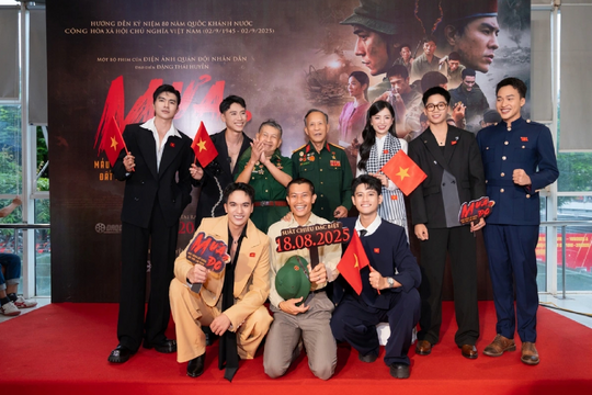 Cựu chiến binh Thành cổ Quảng Trị rơi nước mắt khi xem phim 'Mưa đỏ'