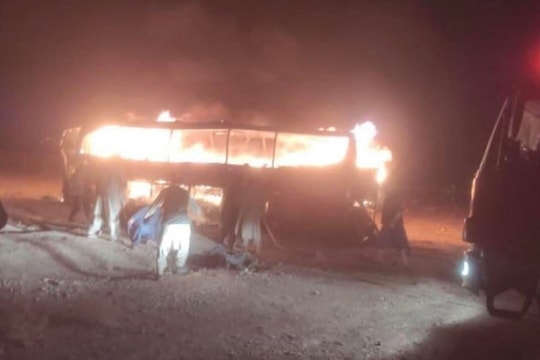 Ít nhất 71 người tị nạn Afghanistan thiệt mạng trong vụ tai nạn xe buýt