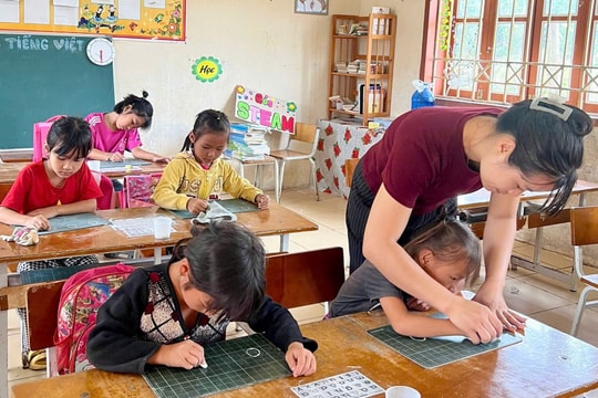 Tuyển dụng giáo viên trước thềm năm học mới: Nên trao quyền cho ai?