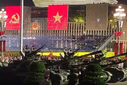 Khối xe pháo hiện đại gây ấn tượng mạnh tại buổi tổng hợp luyện A80