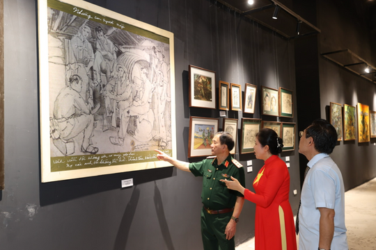 Những ngày tháng hào hùng qua các tác phẩm mỹ thuật tại Bảo tàng Lịch sử Quân sự Việt Nam