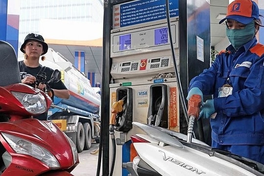 Giá xăng dầu hôm nay 22/8: Giá dầu bật tăng 1% nhờ nhu cầu cao