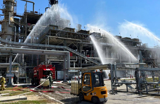 Giá dầu Nga lập đỉnh mới sau loạt tấn công của UAV Ukraine vào nhà máy lọc dầu