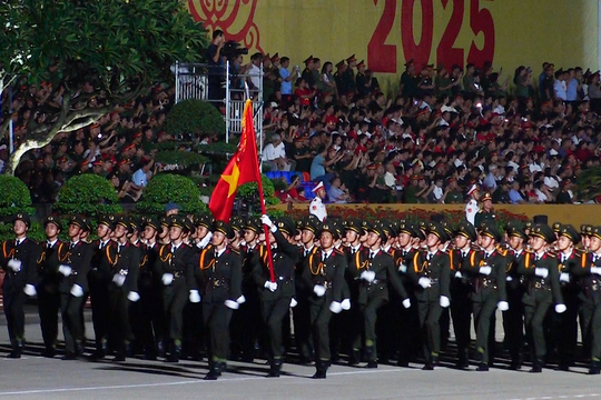 Hào hùng buổi tổng hợp luyện diễu binh, diễu hành tại Quảng trường Ba Đình cho đại lễ 2/9