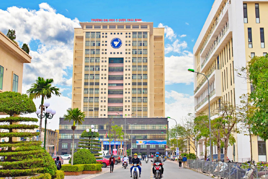 Đại học Y Dược Thái Bình công bố điểm chuẩn 2025, giảm mạnh ở nhiều ngành