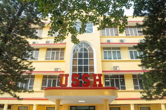 Ngành Báo chí ở hai trường Nhân văn Bắc – Nam: Điểm chuẩn chênh nhẹ