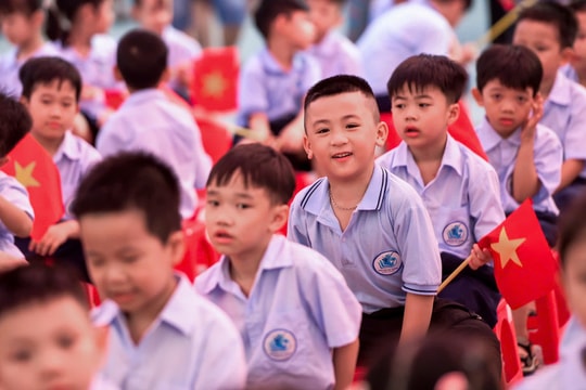 Hôm nay (22/8) học sinh lớp 1, lớp 9 và lớp 12 tại Ninh Bình tựu trường