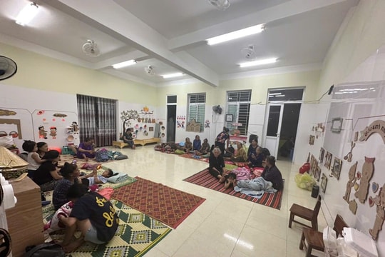 Hà Tĩnh: Gần 10.000 người dân ven biển, vùng ngập lụt được sơ tán khẩn cấp