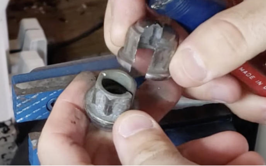 Đai ốc bánh xe phồng lên như thế nào và tại sao nó lại là vấn đề