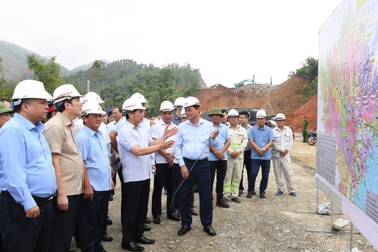Phó Thủ tướng Bùi Thanh Sơn họp với Tuyên Quang, Cao Bằng và Lạng Sơn về tiến độ triển khai 4 tuyến cao tốc