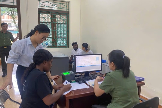 Lào Cai: Tạo điều kiện thuận lợi cấp định danh điện tử mức độ 2 cho người nước ngoài