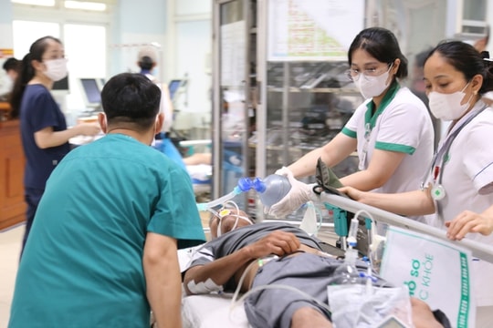 Bão Kajiki áp sát, đội cấp cứu lưu động Nghệ An trực chiến kích hoạt 'bốn tại chỗ'