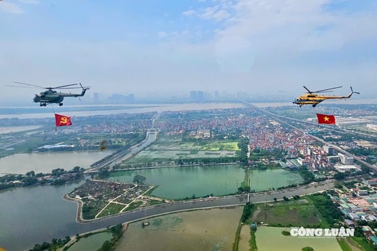 Chiêm ngưỡng trực thăng treo cờ Tổ quốc, 'hổ mang chúa' Su-30MK2 gầm rú trên bầu trời Thủ đô