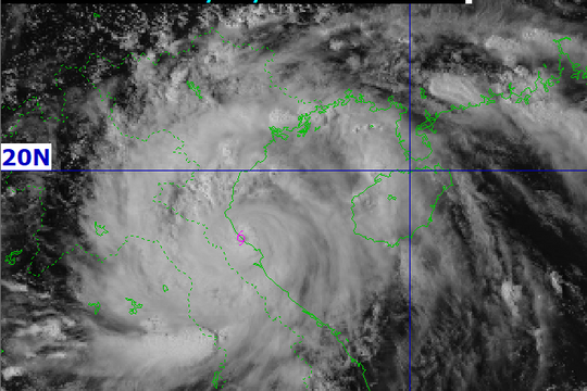 Bão số 5 đổ bộ Bắc Trung Bộ, mưa lớn diện rộng